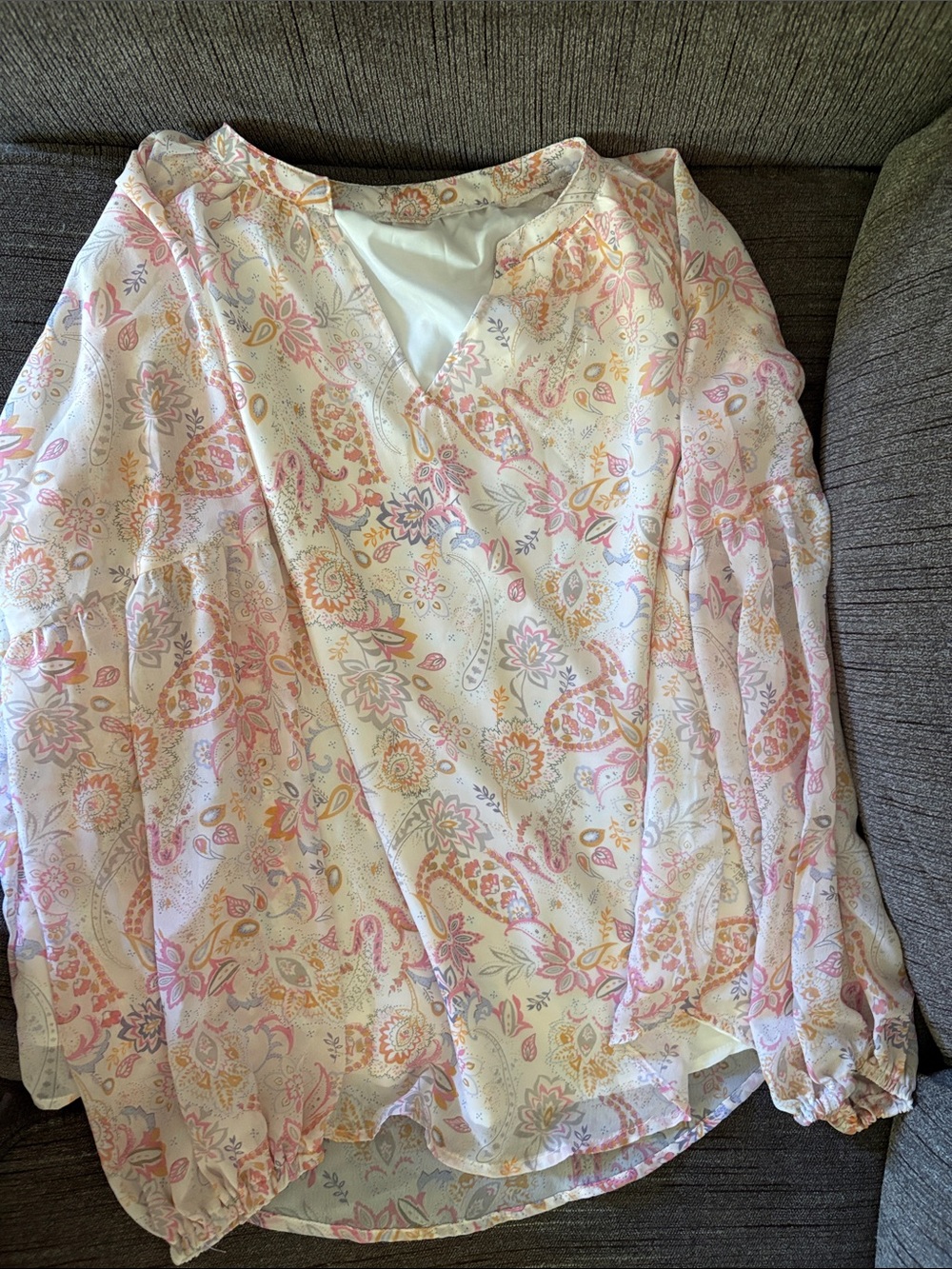 Lightweight Paisley Print Blouse in Soft Pink & Cream